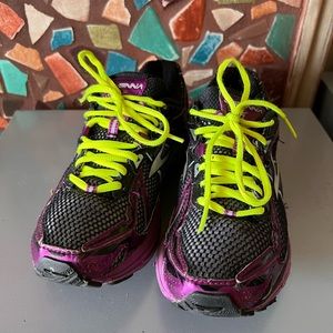 Brooks 7 LOT